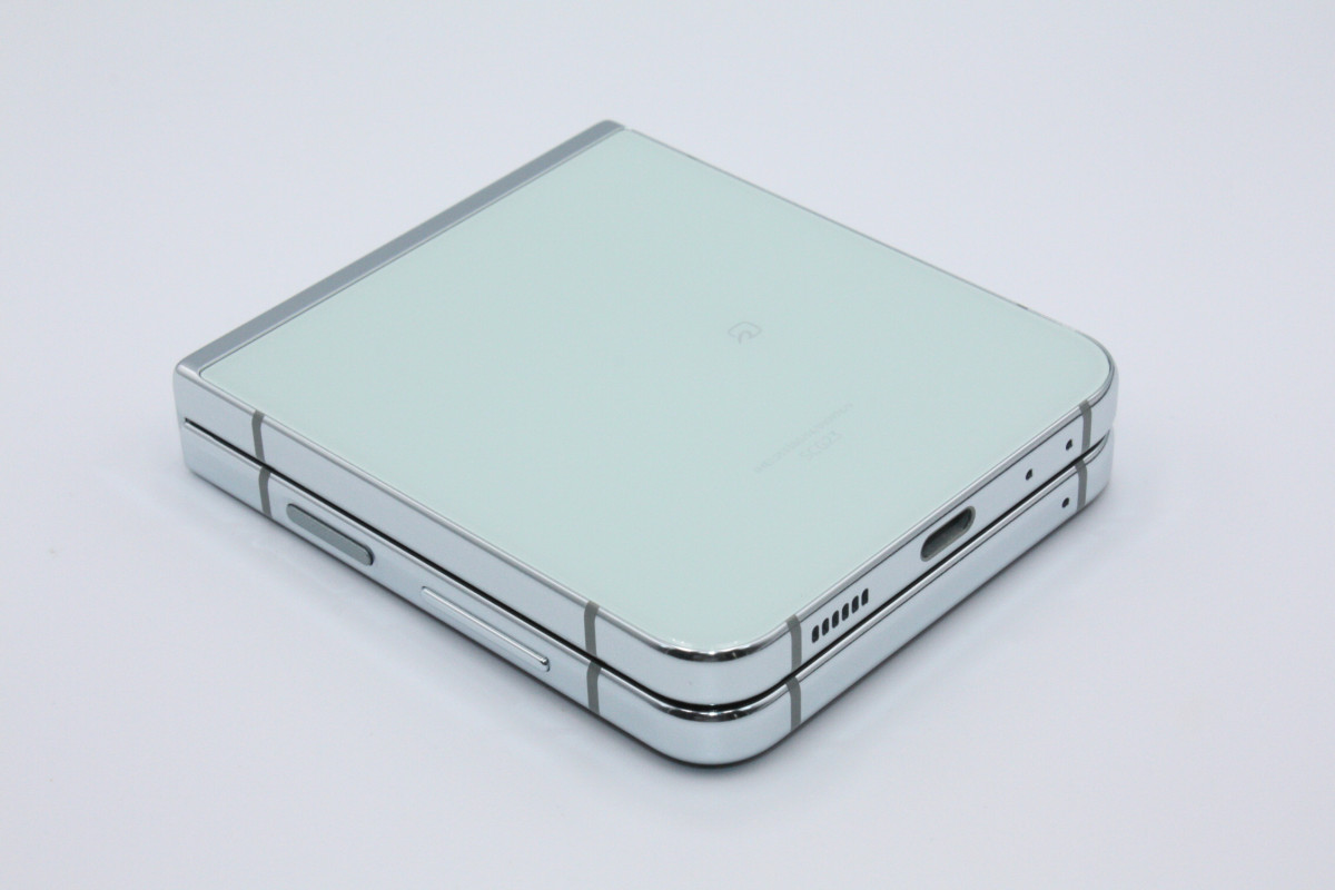 Galaxy Z Frip5 SCG23 ミント au SIMフリー U15 Galaxy Z Frip5 SCG23 ミント au SIMフリー U15