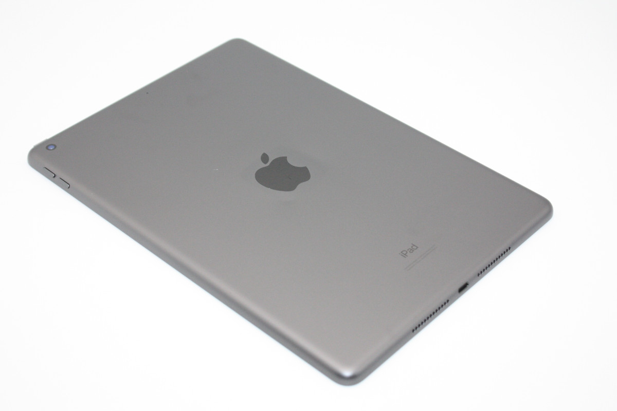 62 【早い者勝ち】 iPad 8世代 32GB スペースグレイ Amazon.co.jp: 【整備済み品】 Apple iPad (第8世代) Wi-Fi