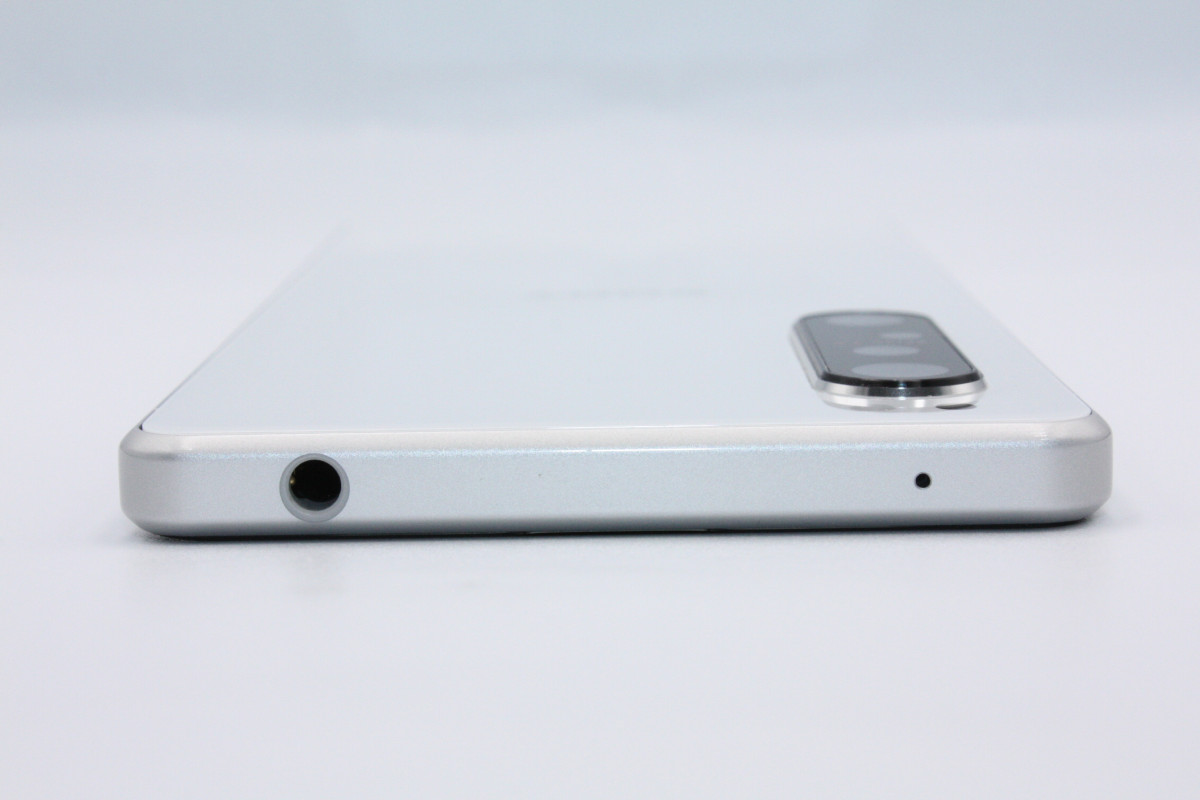 Xperia 1 II SOG01 ホワイト SIMロック解除済み Bランク : ケースマ