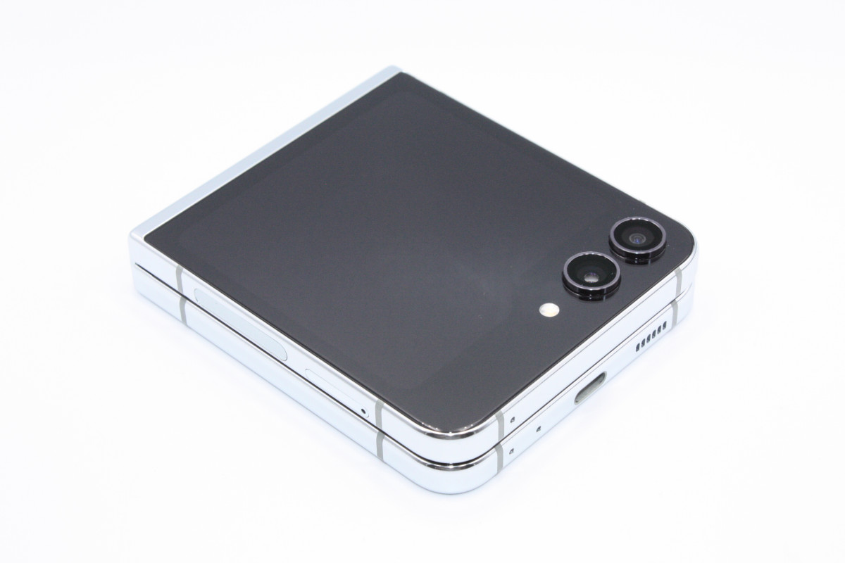 Galaxy Z Flip5 SCG23 ミント au版SIMフリー Bランク : ケースマ商店