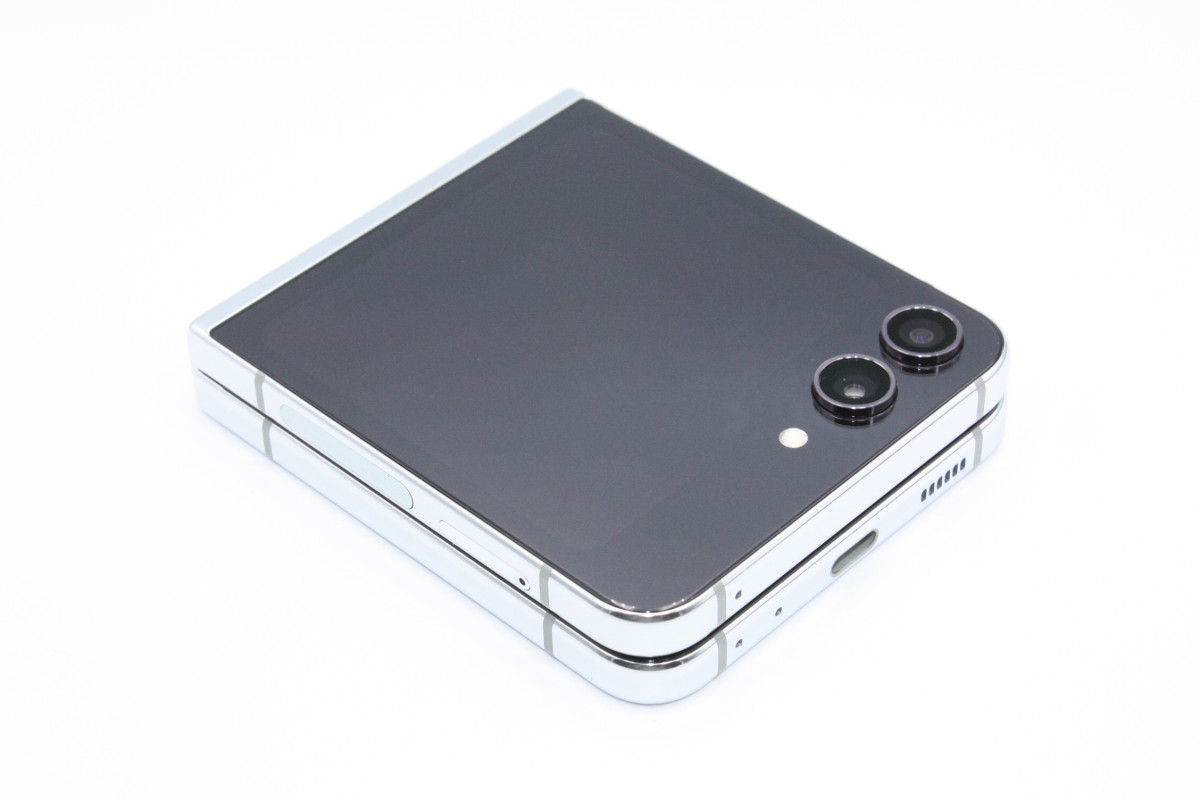 Galaxy Z 美品 Flip5 SCG23 ミント SIMフリー Aランク : ケースマ商店