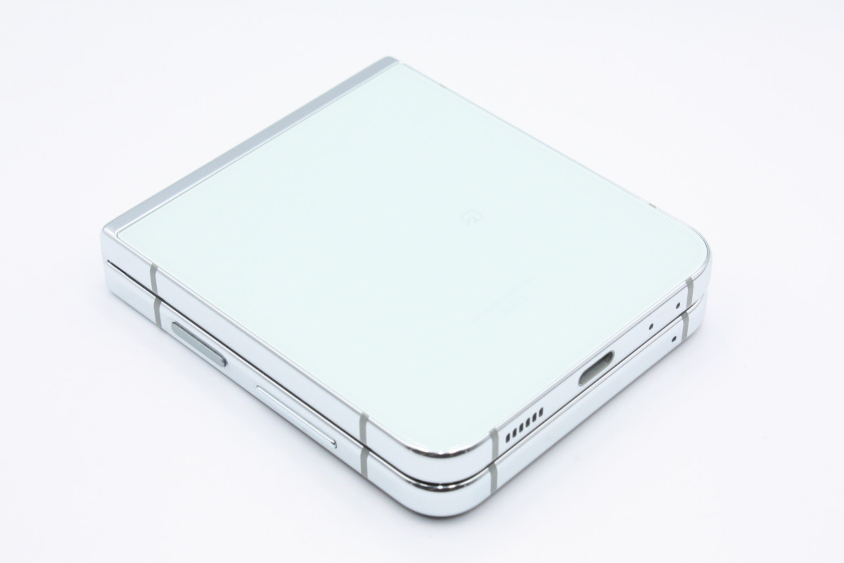 Galaxy Z 訳あり特価 Flip5 SCG23 ミント au版SIMフリー Bランク