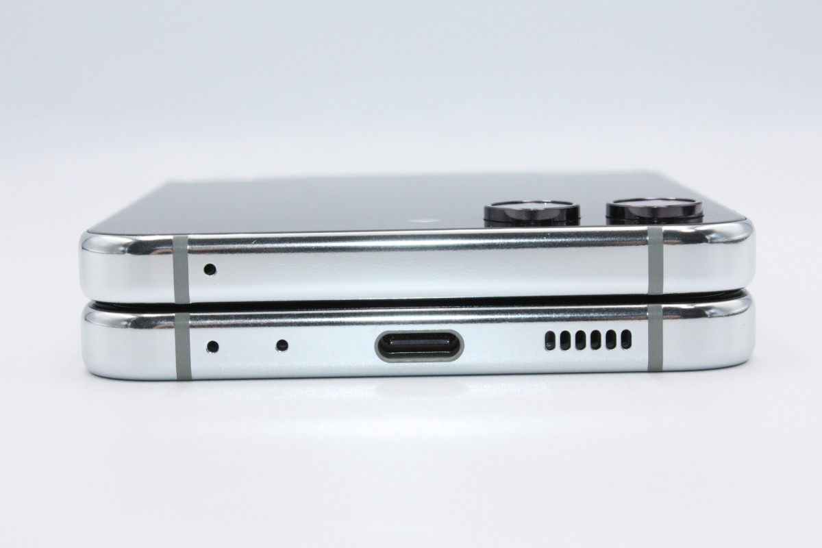 Galaxy Z 訳あり特価 Flip5 SCG23 ミント au版SIMフリー Bランク