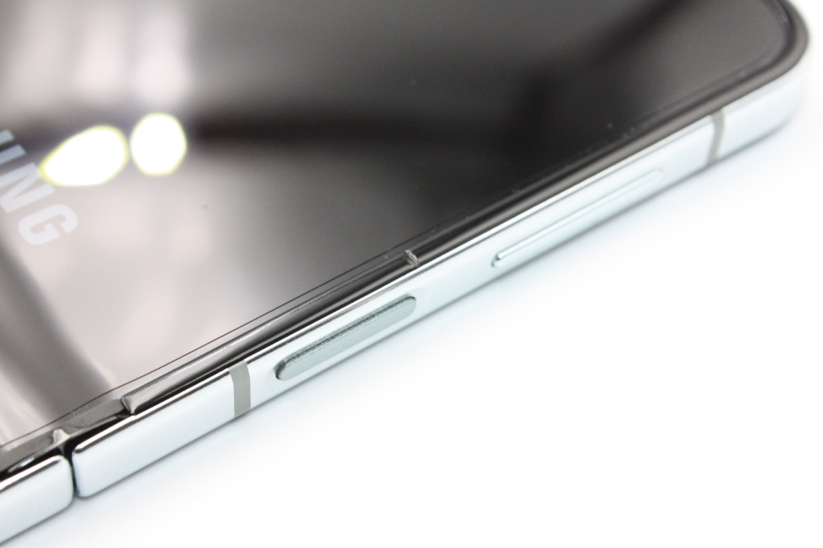 Galaxy Z 訳あり特価 Flip5 SCG23 ミント au版SIMフリー Bランク