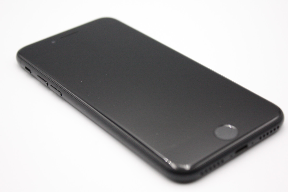 iPhone SE 第2世代 (SE2)ブラック バッテリー・95% iPhone SE（第2世代） バッテリー状態良好(93%) iPhoneSE 第2世代 64GB