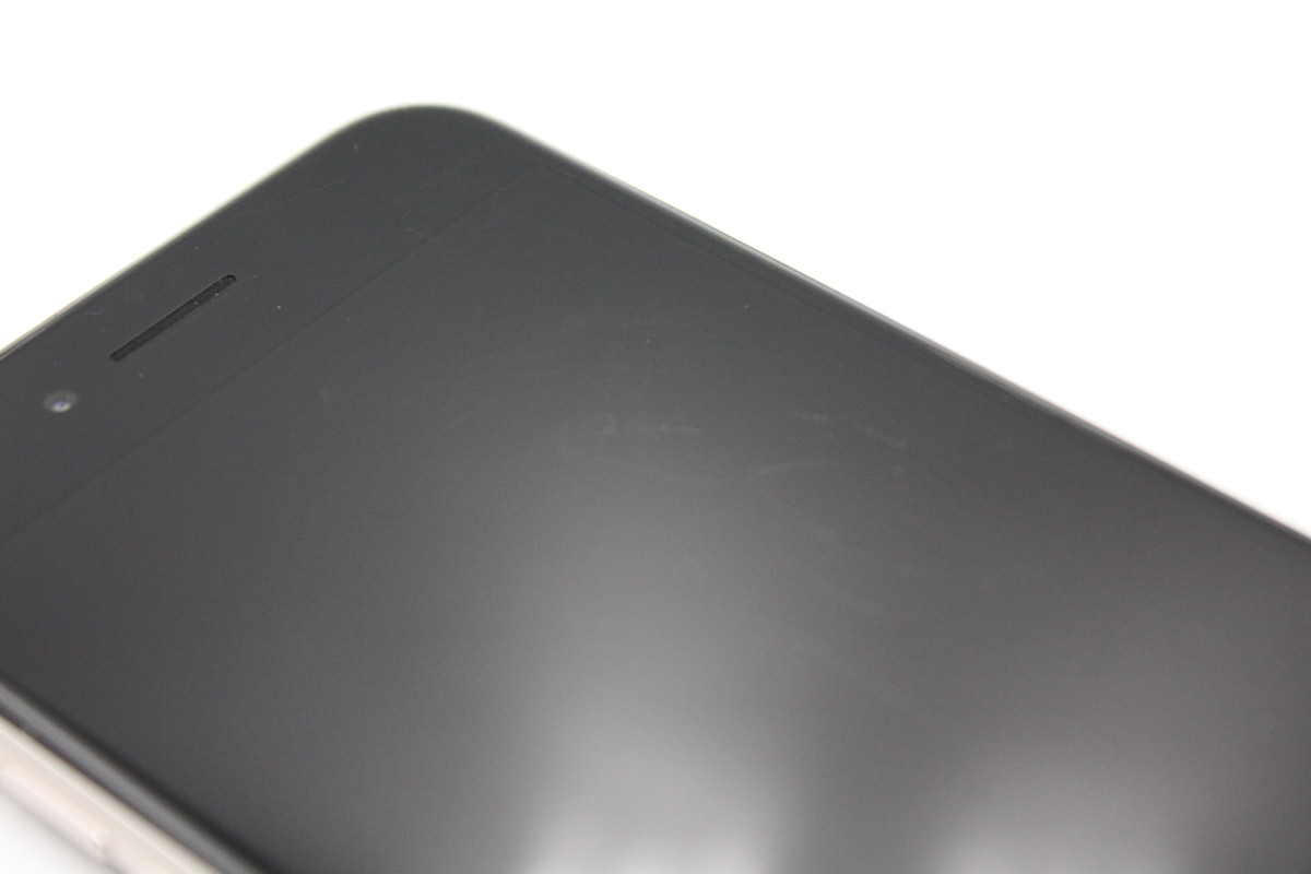 iPhone SE（第3世代） バッテリー状態良好(97%) SE 第3世代 64GB SIM