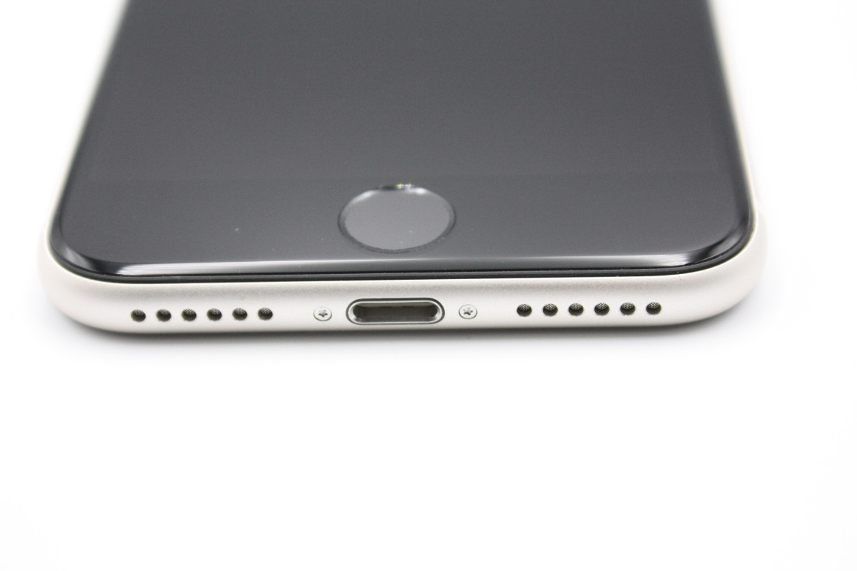 iPhone SE（第3世代） バッテリー状態良好(97%) SE 第3世代 64GB SIM