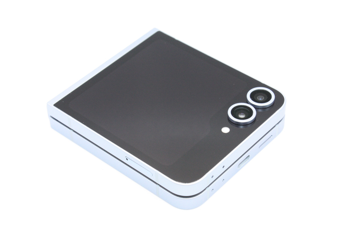 Galaxy Z 訳あり特価 美品 Flip6 SCG29 au版SIMフリーブルー Aランク