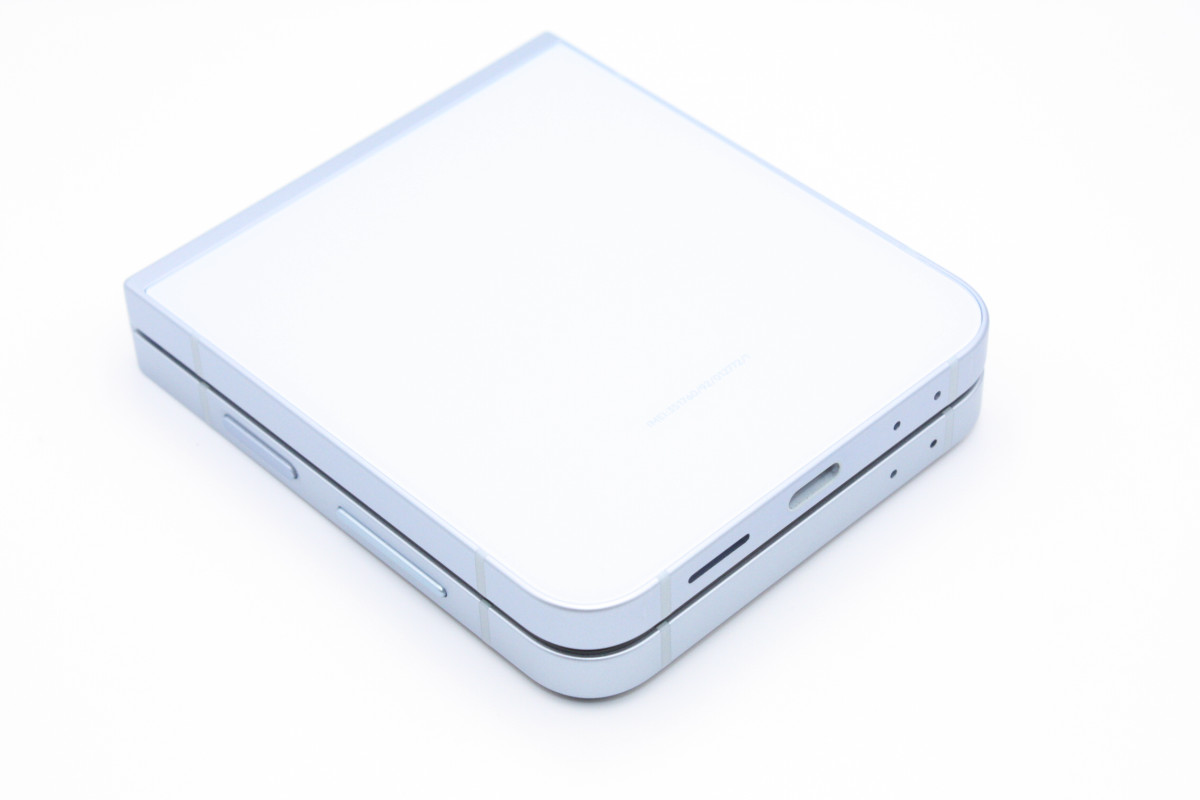 Galaxy Z 訳あり特価 美品 Flip6 SCG29 au版SIMフリーブルー Aランク