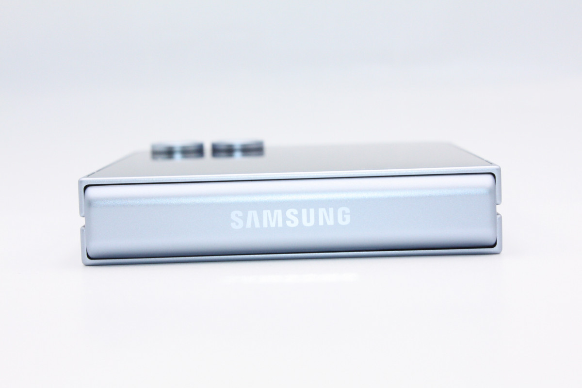 Galaxy Z 訳あり特価 美品 Flip6 SCG29 au版SIMフリーブルー Aランク