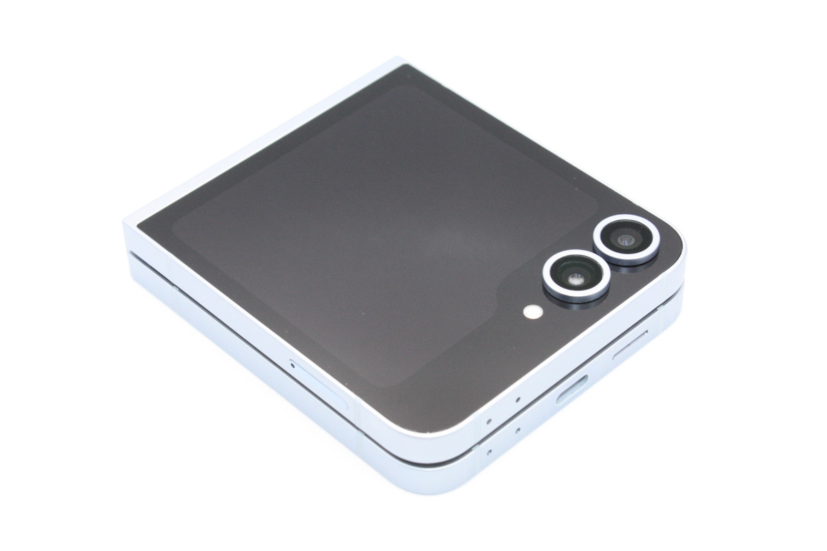 Galaxy Z 訳あり特価 美品 Flip6 SCG29 au版SIMフリーブルー Aランク