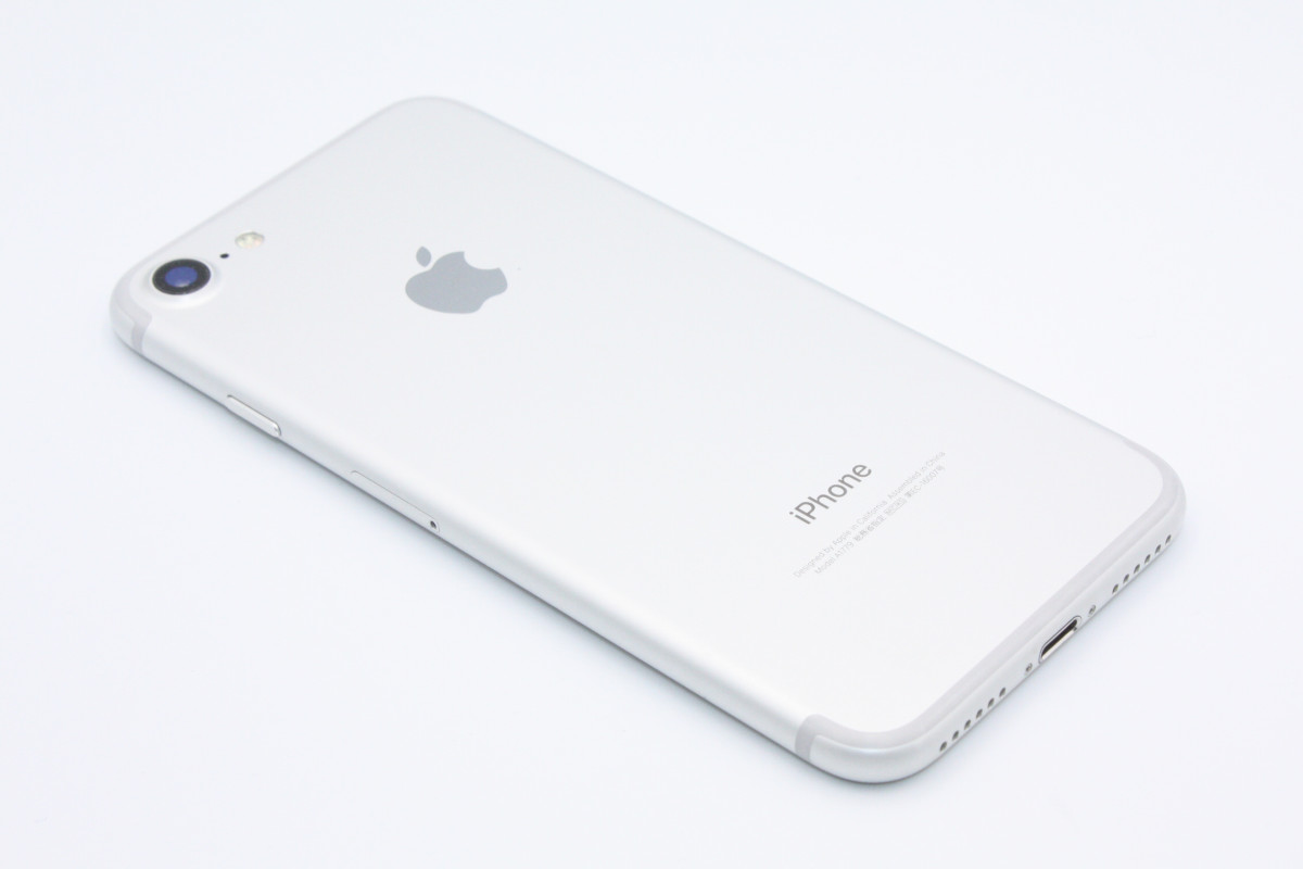 iPhone 7 iPhone7 32GB SIMロック解除済み シルバー Bランク