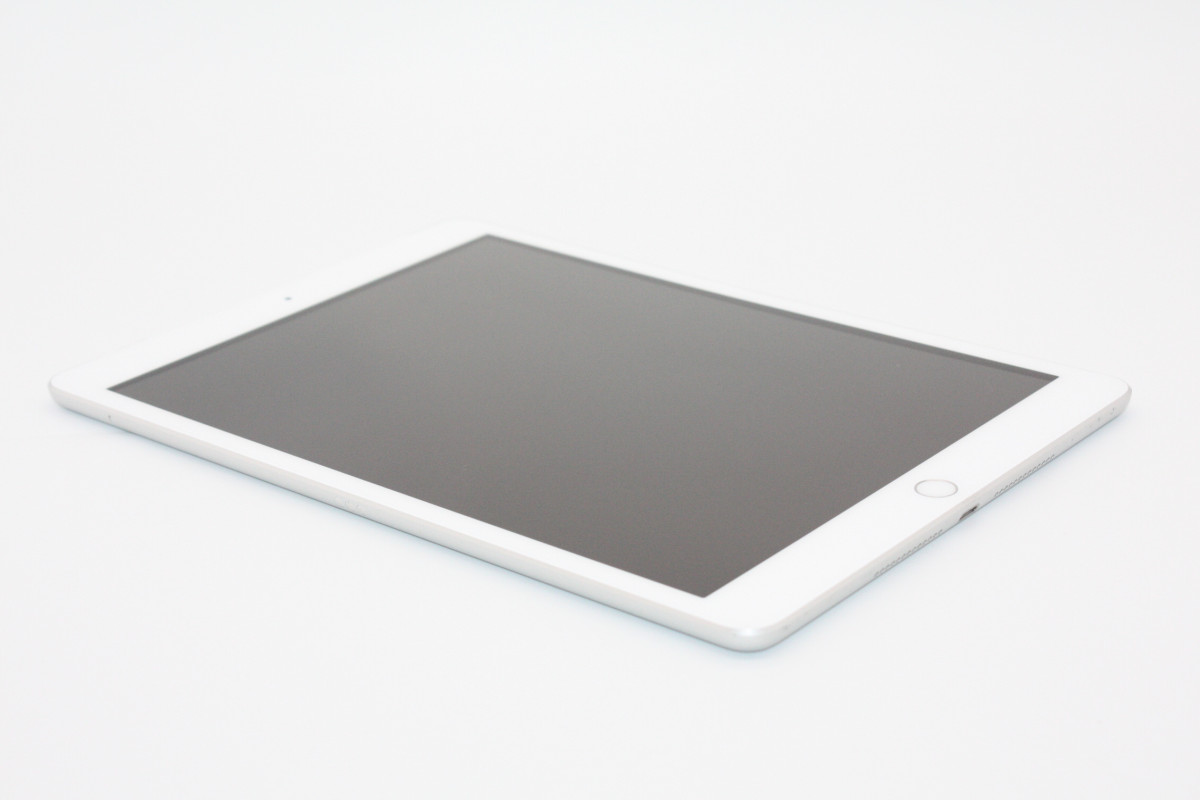 iPad (第7世代) Wi-Fi 32GB シルバー iPad 第7世代 Wi-Fi+Cellular 32GB SIMフリー シルバー Cランク