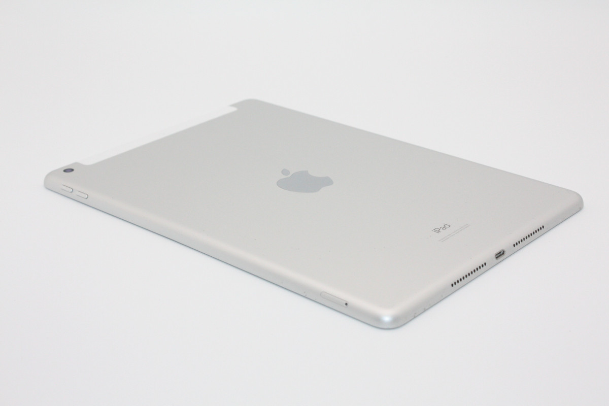 iPad 第7世代 Wi-Fi+Cellular 32GB SIMフリー シルバー Cランク