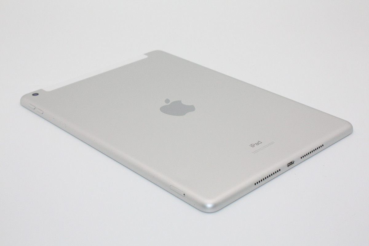 iPad 第7世代 Wi-Fi+Cellular 32GB SIMフリー シルバー Cランク