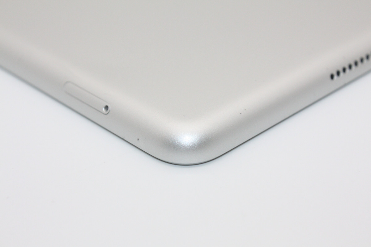 iPad 第7世代 Wi-Fi+Cellular 32GB SIMフリー シルバー Cランク