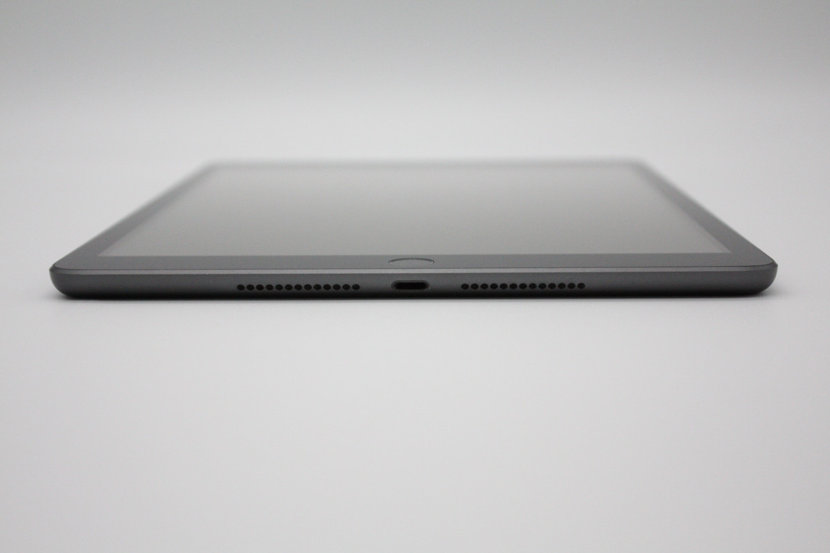 iPad 第7世代 Wi-Fi+Cellular 32GB SIMフリー スペースグレイ Bランク