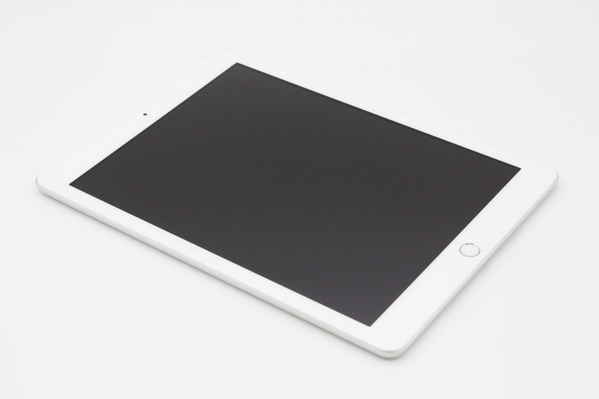 iPad 第5世代 Wi-Fi+Cellularモデル 32GB SIMロック解除済み シルバー