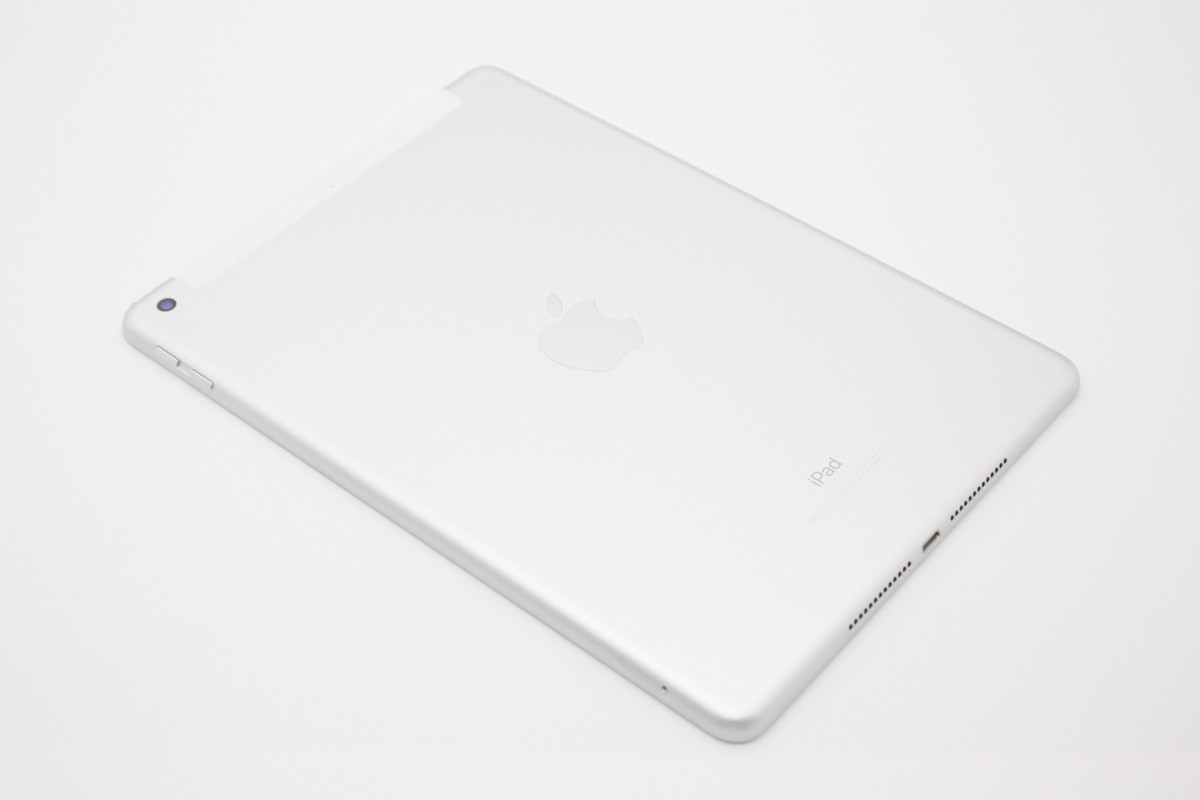 iPad 第5世代 Wi-Fi+Cellularモデル 32GB SIMロック解除済み シルバー