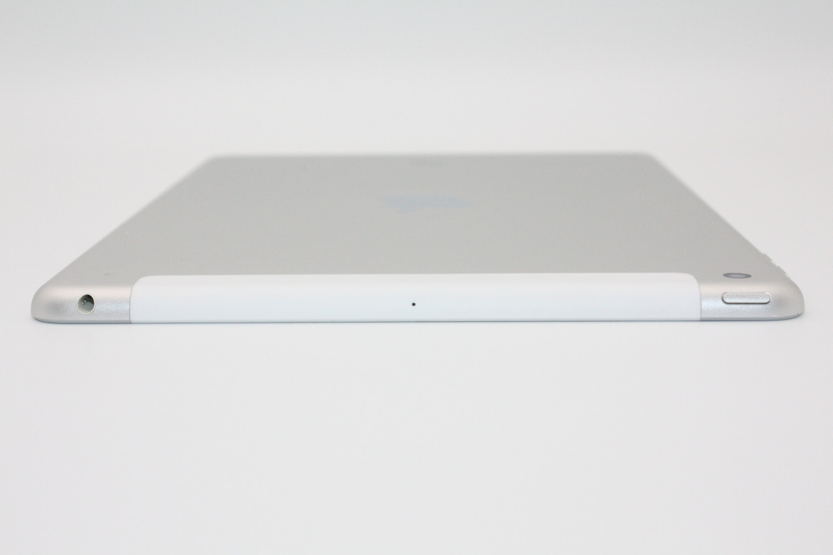 iPad 第5世代 Wi-Fi+Cellularモデル 32GB SIMロック解除済み シルバー