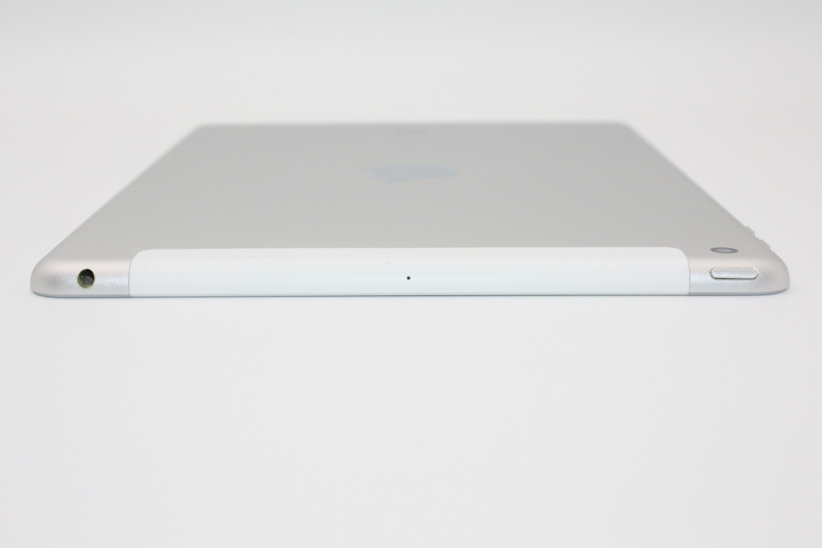 iPad 第5世代 Wi-Fi+Cellularモデル 32GB SIMロック解除済み シルバー 