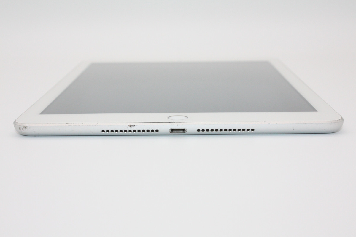 iPad 訳あり特価 第5世代 Wi-Fi+Cellularモデル 32GB SIMロック解除