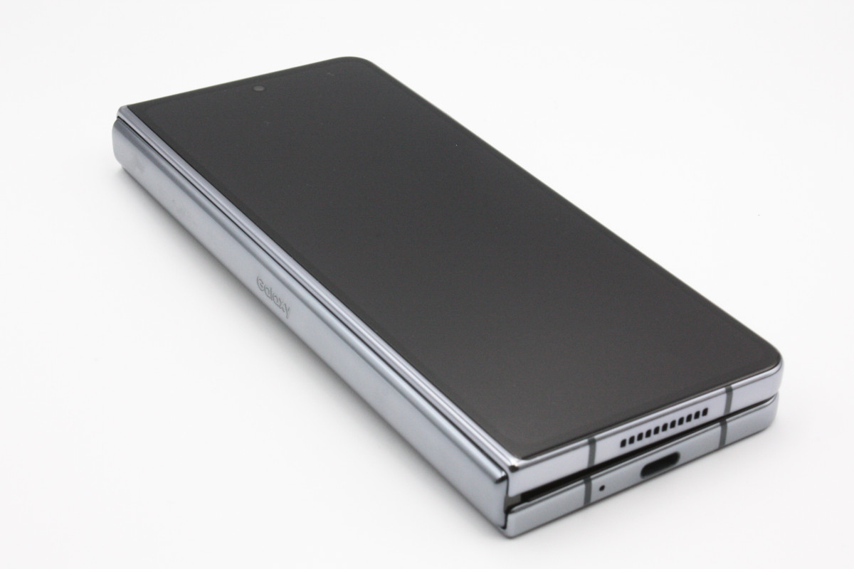 Galaxy Z 訳あり特価 美品 Fold4 SCG16 au版SIMフリー グレイグリーン