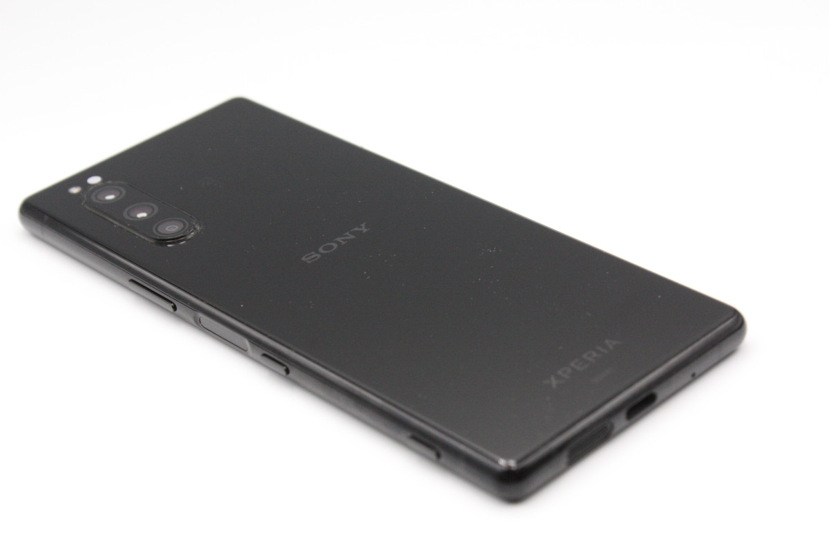Xperia 5 SOV41 ブラック SIMロック解除済み Bランク : ケースマ商店