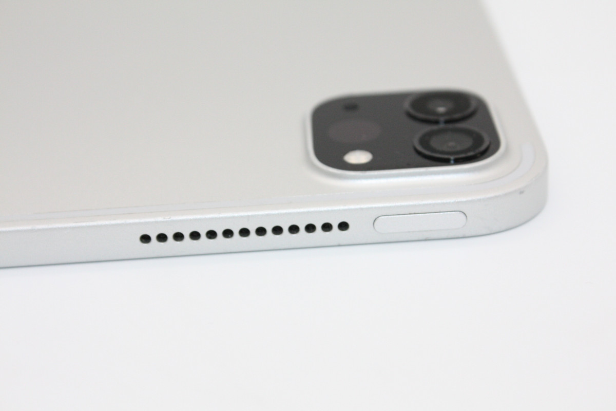 iPad Pro 訳あり特価 11インチ 第2世代 Wi-Fiモデル 128GB シルバー C