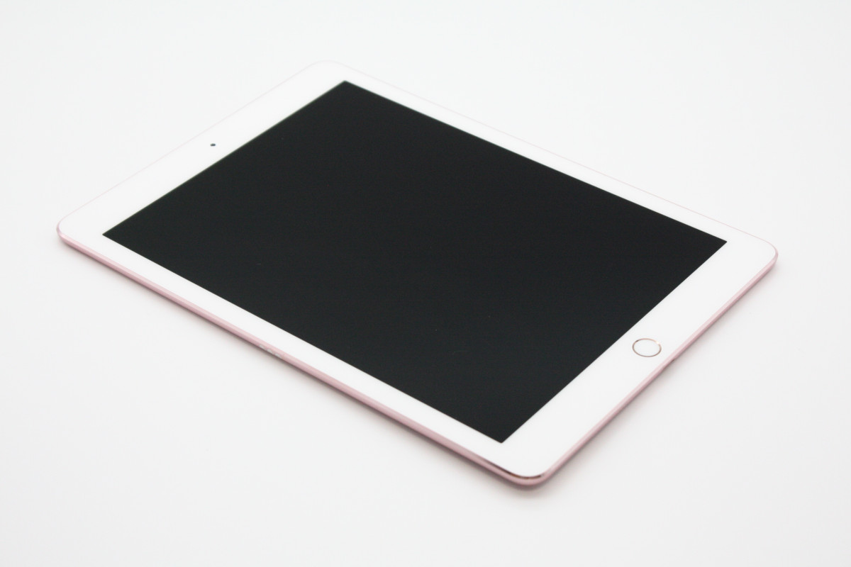 iPad Pro 訳あり特価 9.7インチ 第1世代 32GB Wi-Fi +Cellular ローズ 