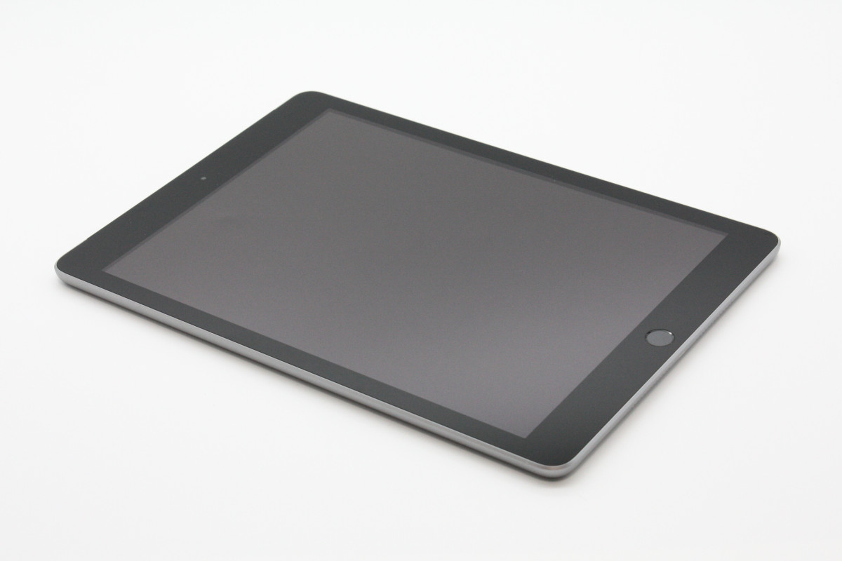 iPad 訳あり特価 第5世代 Wi-Fi+Cellularモデル 32GB SIMロック解除