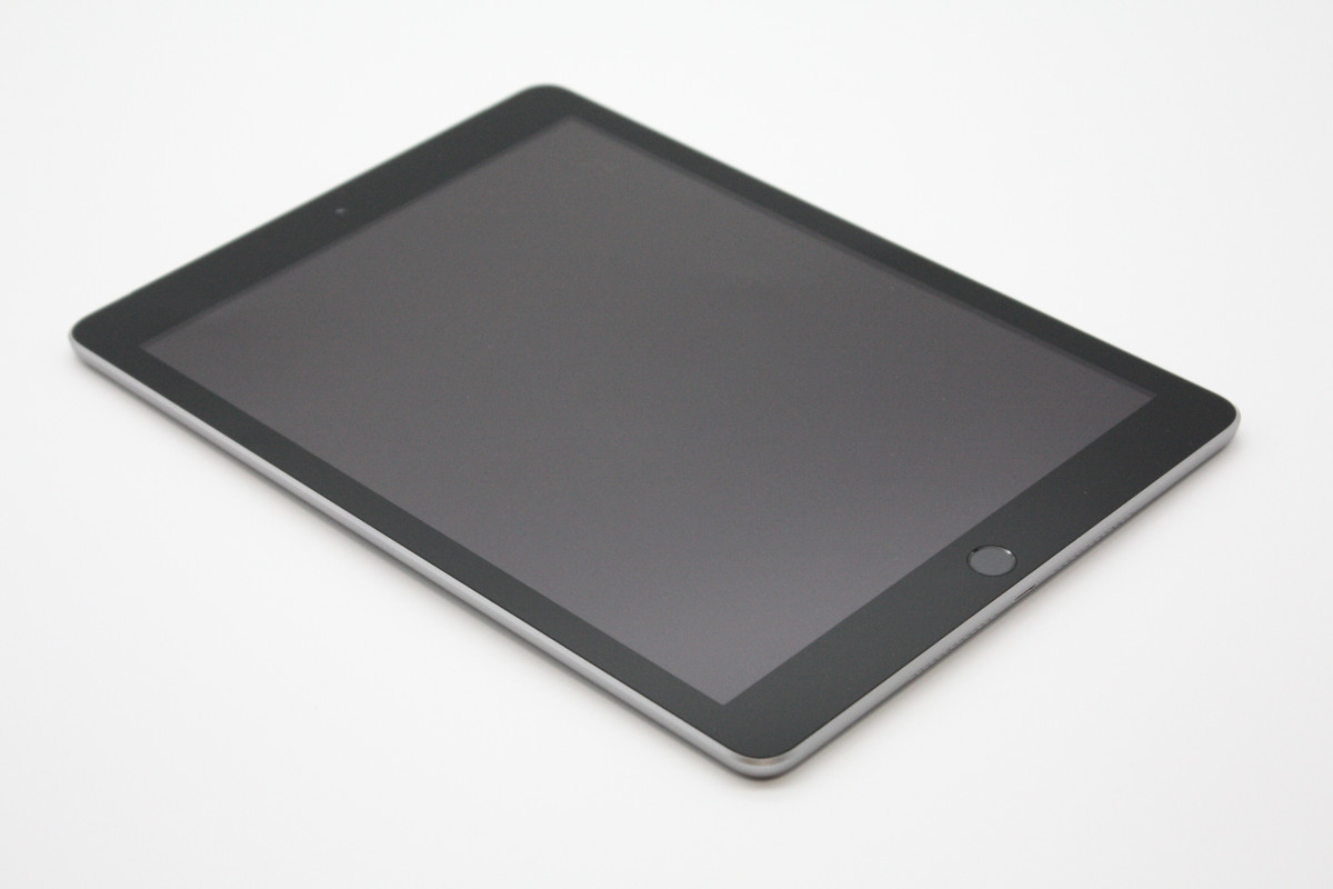 iPad 訳あり特価 第5世代 Wi-Fi+Cellularモデル 32GB SIMロック解除