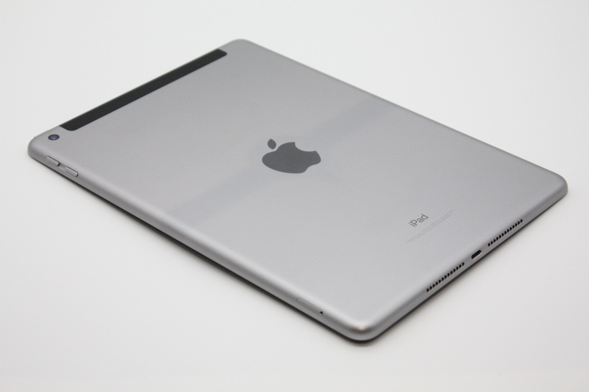 iPad 訳あり特価 第5世代 Wi-Fi+Cellularモデル 32GB SIMロック解除