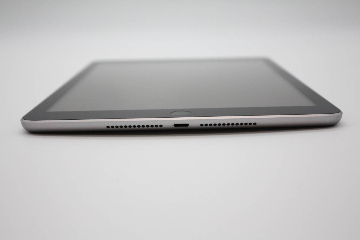 iPad 訳あり特価 第5世代 Wi-Fi+Cellularモデル 32GB SIMロック解除