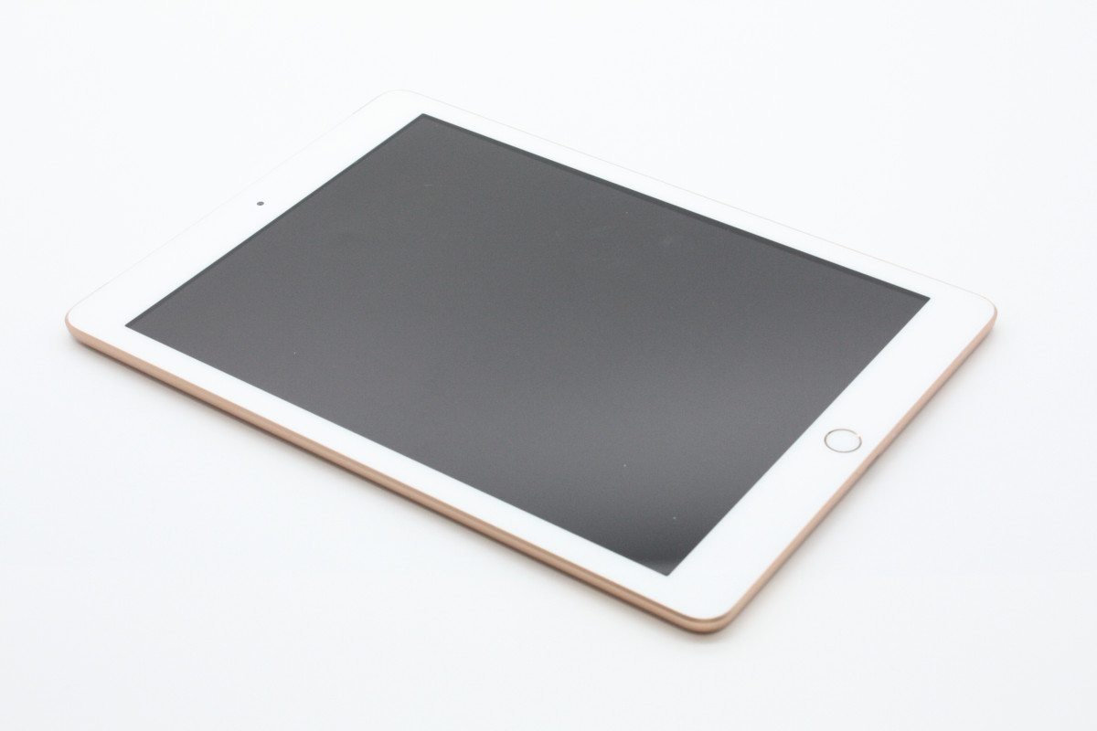 iPad 訳あり特価 第6世代 Wi-Fi + Cellular 32GB ゴールド Cランク 