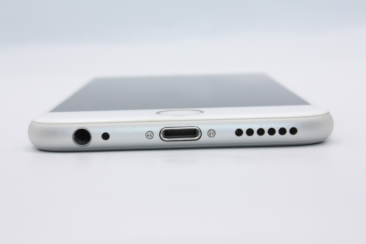 iPhone 6s 美品 iPhone6s 16GB SIMロック解除済み シルバー Aランク iPhone 6s 美品 iPhone6s 16GB SIMロック解除済み シルバー Aランク