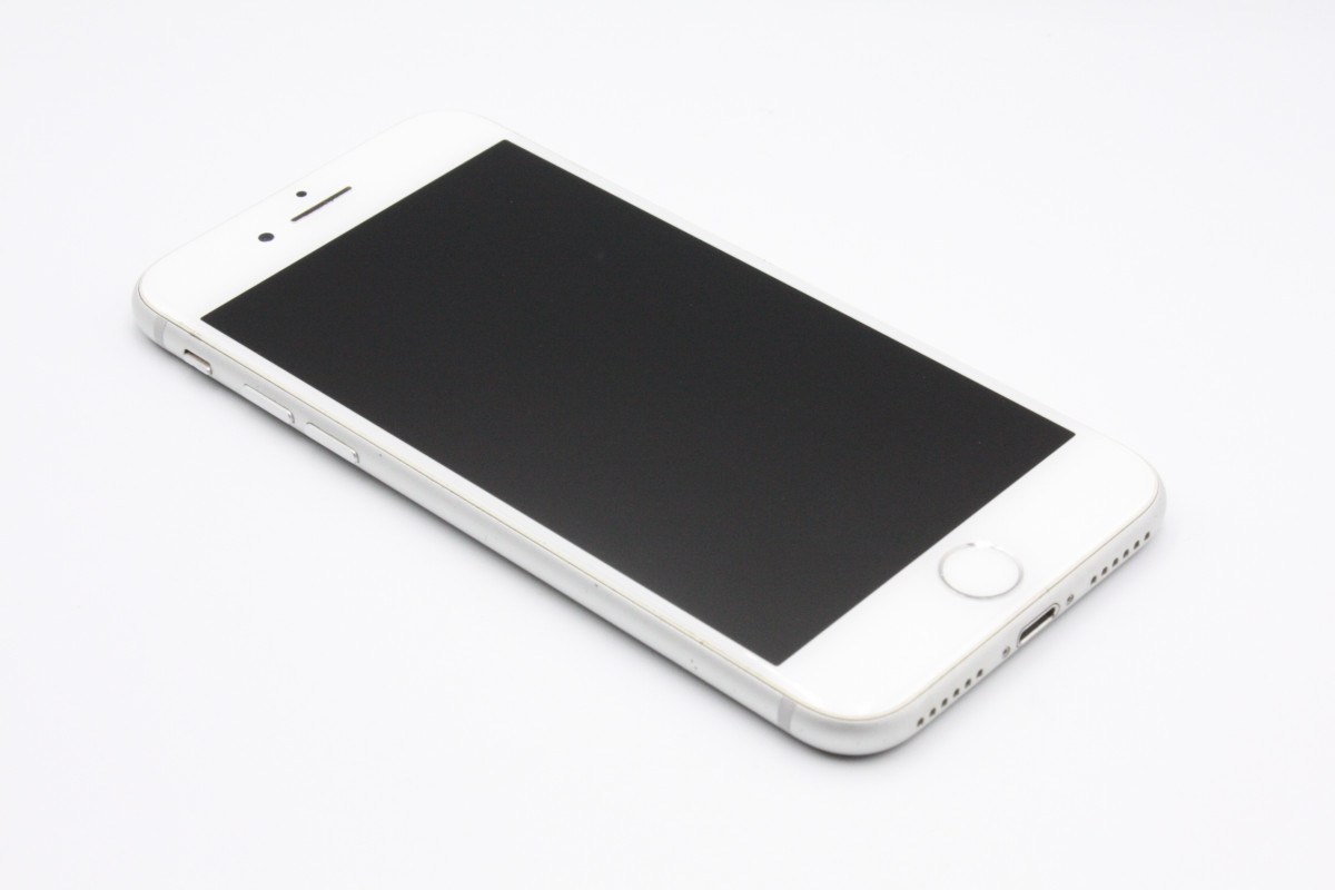 iPhone 8 iPhone8 64GB SIMロック解除済み シルバー Bランク