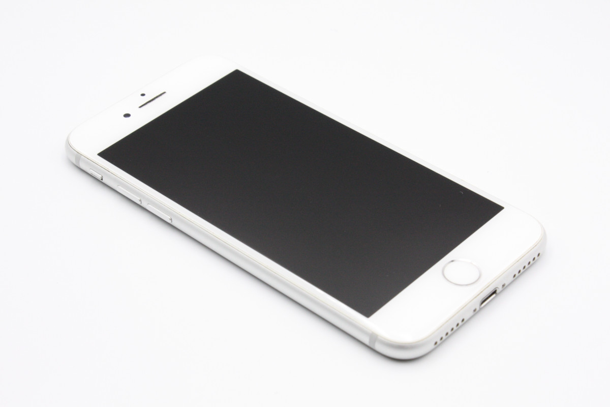 iPhone 8 iPhone8 64GB SIMロック解除済み シルバー Bランク