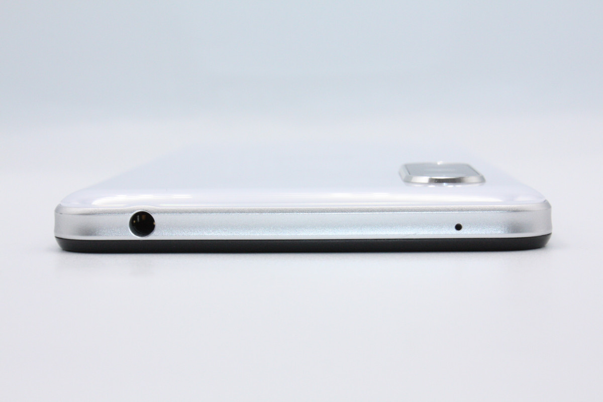 AQUOS zero 訳あり特価 zero5G basic DX SHG02 ホワイト SIMロック解除
