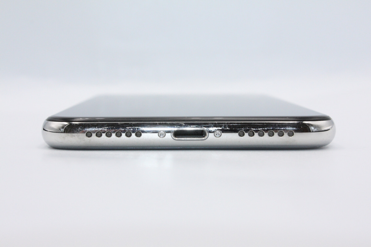 iPhone X 訳あり特価 iPhoneX 64GB SIMロック解除済み シルバー C