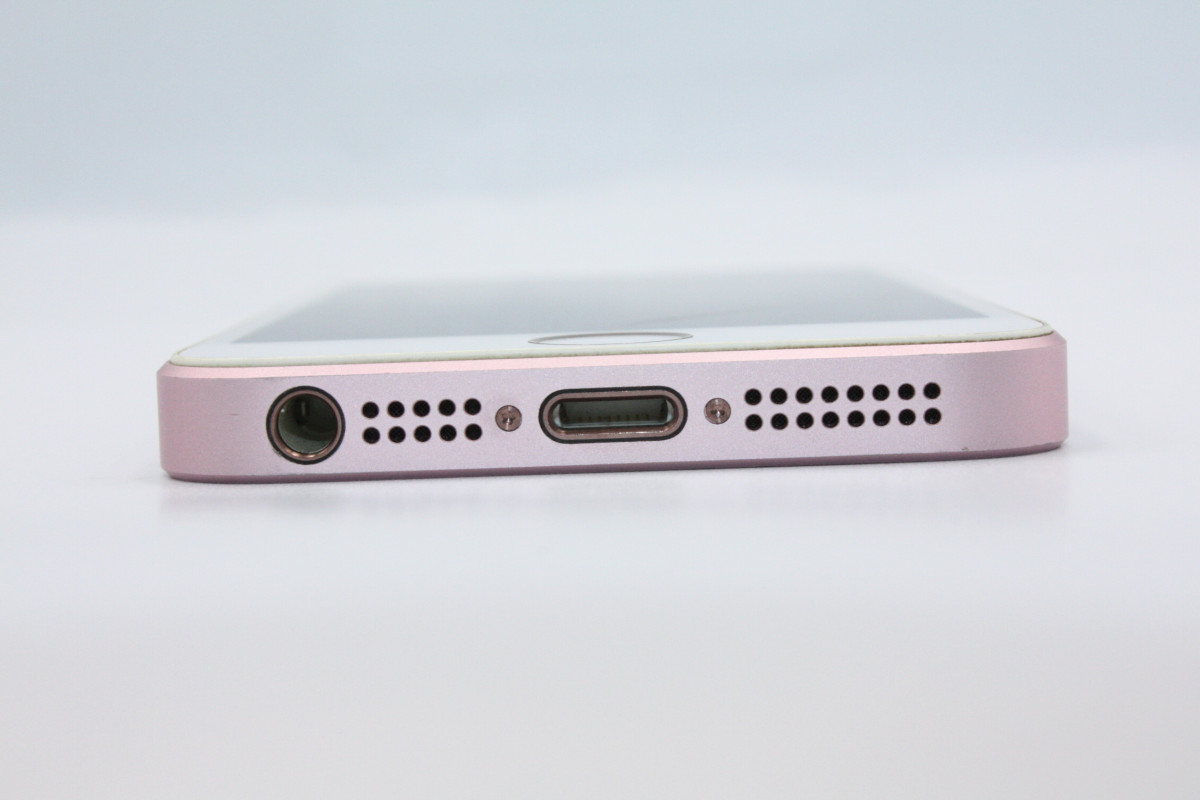 iPhone SE（第1世代） 訳あり特価 iPhoneSE 第1世代 16GB SIMロック