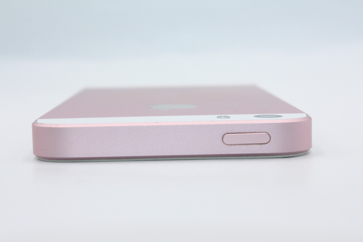 iPhone SE（第1世代） 訳あり特価 iPhoneSE 第1世代 16GB SIMロック