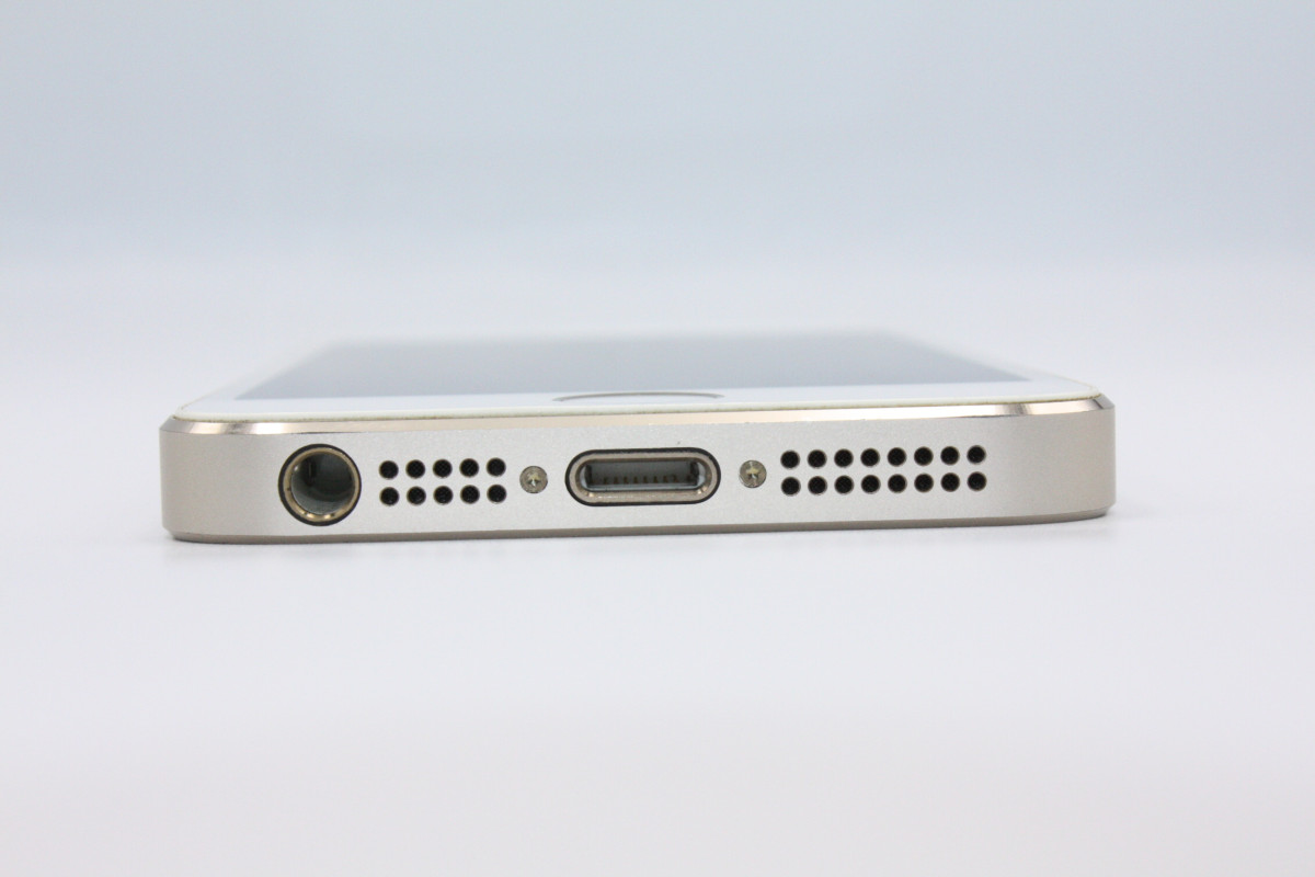 iPhone 5s 訳あり特価 iPhone5s 16GB au ゴールド Bランク : ケースマ 