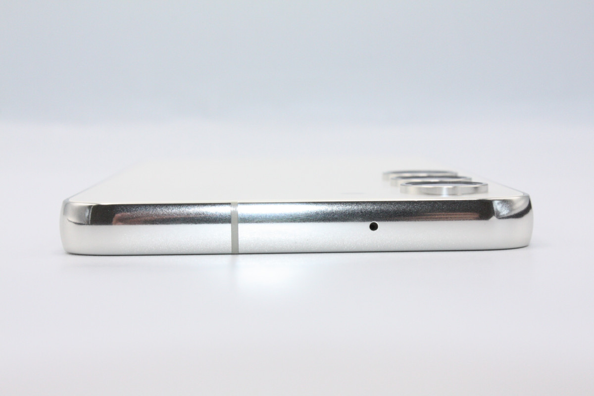 Galaxy S 訳あり特価 美品 S23 SCG19 au版SIMフリー クリーム Aランク