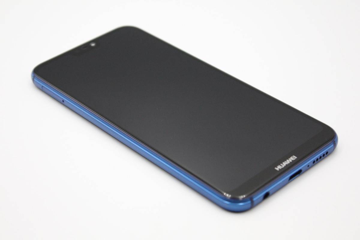 HUAWEI P20 美品 lite HWV32 クラインブルー SIMロック解除済み A