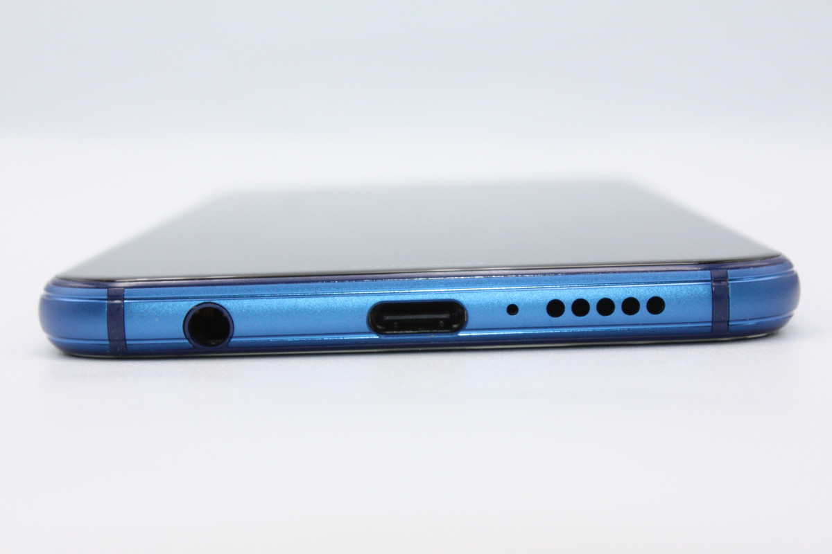 HUAWEI P20 美品 lite HWV32 クラインブルー SIMロック解除済み A