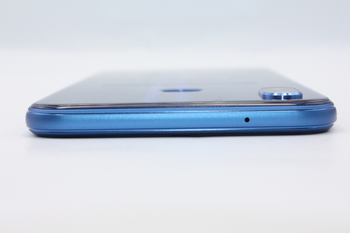 HUAWEI P20 美品 lite HWV32 クラインブルー SIMロック解除済み A