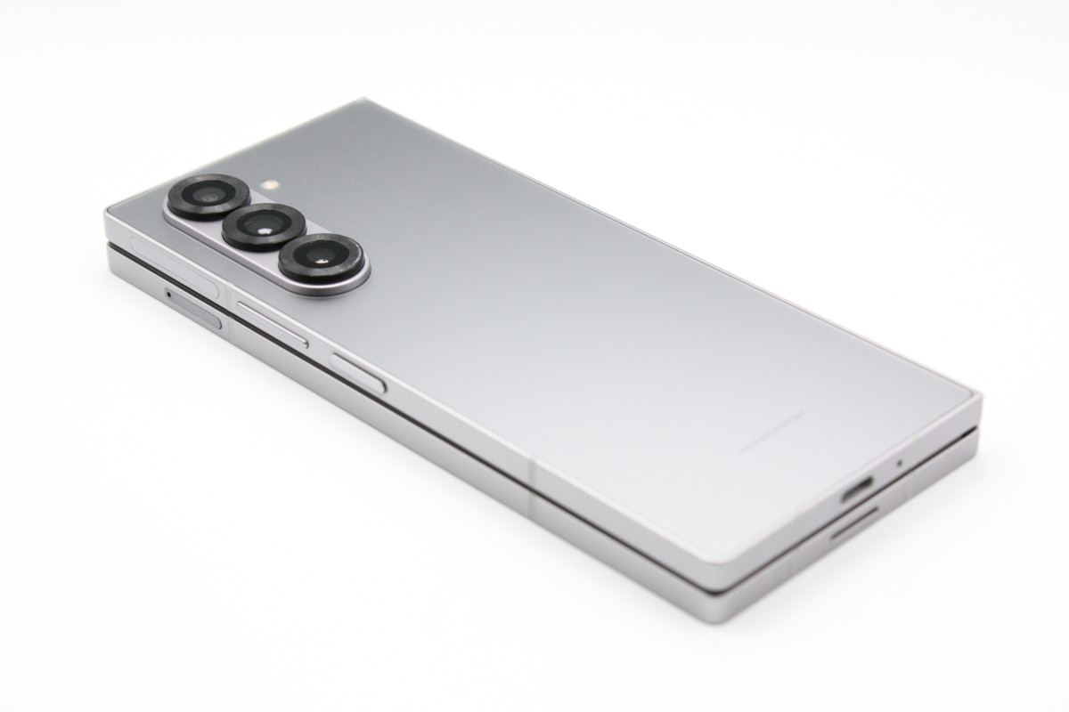 Samsung Galaxy Z Fold6 本体 au版　シルバーシャドウ Galaxy Z 美品 Fold6 SCG28 シルバーシャドウ au版SIMフリー Aランク