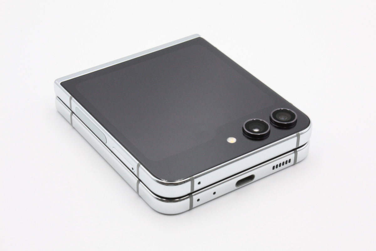 Galaxy Z 美品 Flip5 SCG23 ミント SIMフリー Aランク : ケースマ商店