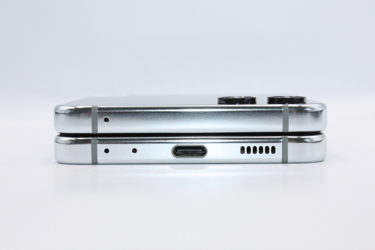 Galaxy Z 美品 Flip5 SCG23 ミント SIMフリー Aランク : ケースマ商店